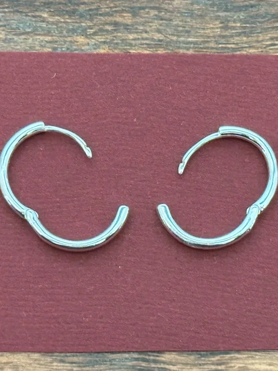 14 mm silver hoop earrings - Picture 6 of 7